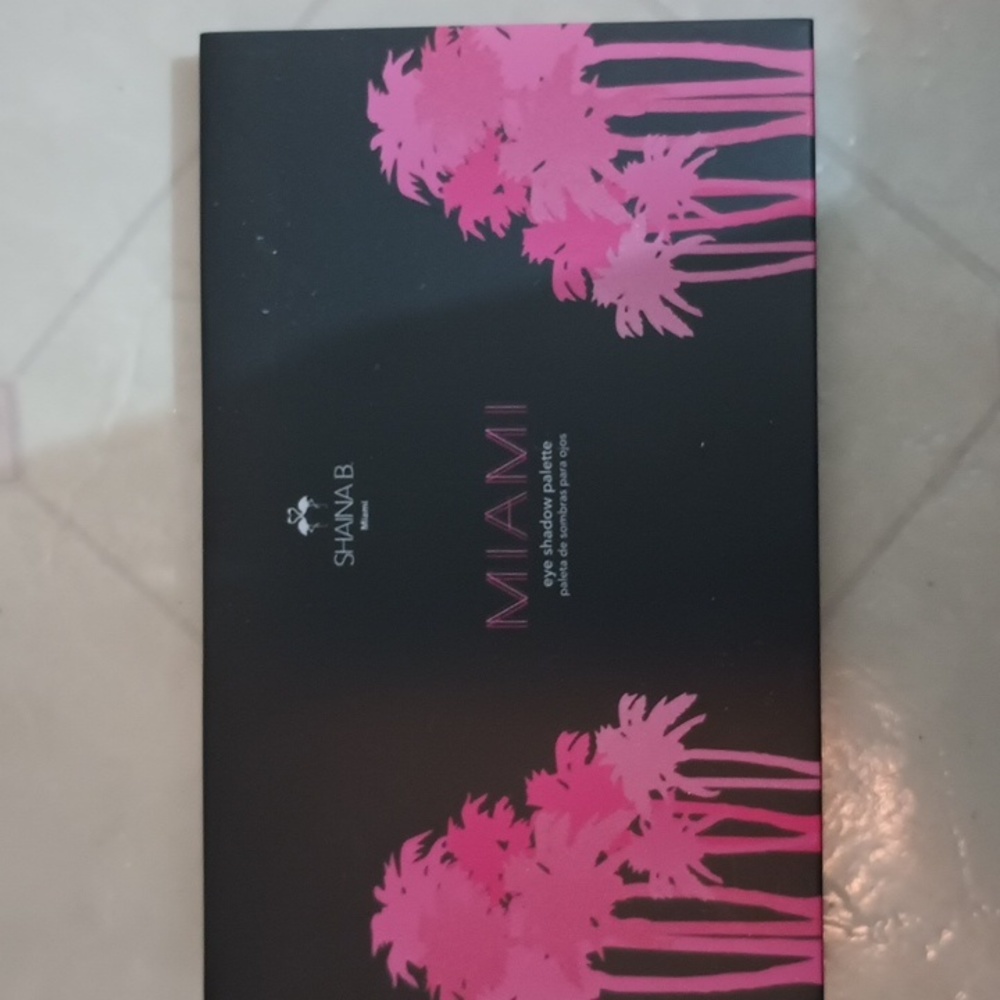 Bronzer/Highlighter/Shadow Palette